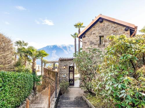 Locarno House | Holiday Home Palm Cottage by Interhome