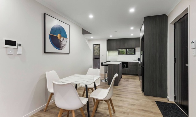 Papakura House | Holiday home Papakura - perfect for for short term rental or Holiday