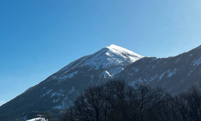 Thorame-Basse House | Holiday Home 'Petit Chalet' with Mountain View, Private Terrace and Private Garden