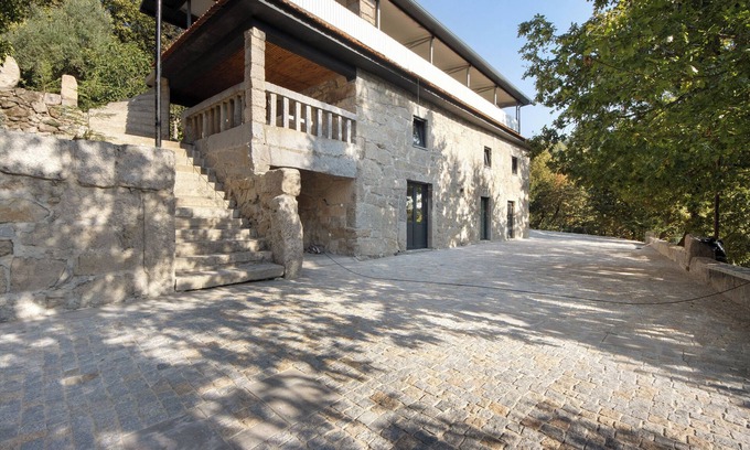 Marco de Canaveses Villa | Holiday Home 'Nature Stone and Villas - Casa 5' Mountain View, Shared Garden and Air Conditioning