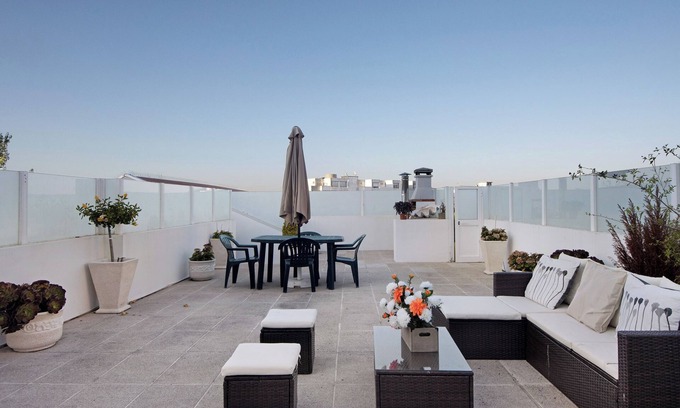 Vila Nova de Gaia House | Holiday Home 'Douro Garden and Rooftop Home' with Private Pool, Wi-Fi and Air Conditioning