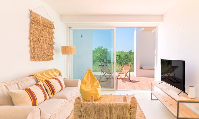 Odemira House | Holiday Home 'Casa 1' with Private Pool, Wi-Fi and Air Conditioning
