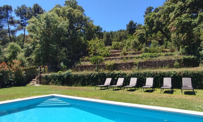Casas Novas House | Holiday Home 'Purpaixao Country Houses' with Mountain View, Wi-Fi and Air Conditioning