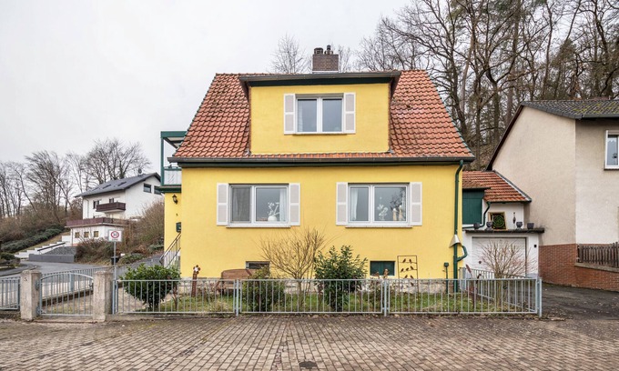 Wolfershausen House | Holiday Home 'Reinhilde' with Private Terrace, Private Garden and Wi-Fi