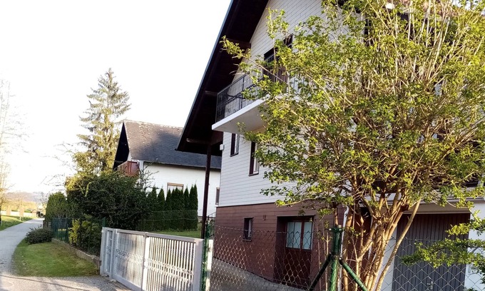 Freinberg House | Holiday home right on the bike path for up to 6 people, with wellness area