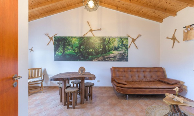 Sao Luis Apartment | Holiday Home 'Rita' with Mountain View, Wi-Fi and Air Conditioning