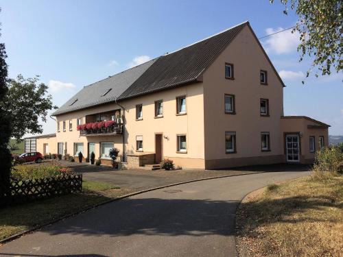 Rodershausen Apartment | Holiday Home Rodershausen near Vianden Castle
