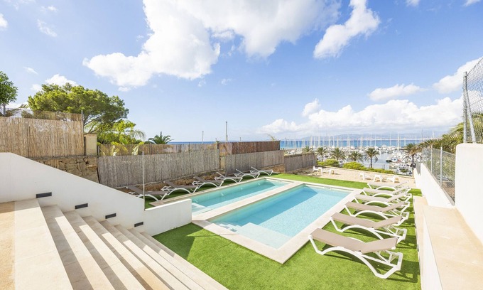 El Arenal House | Holiday Home 'Son Veri D'abaix Derecha' with Sea View, Wi-Fi and Air Conditioning