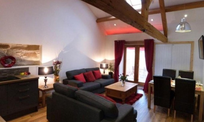 Llanycil House | Holiday Home Stabal Red Lion by Interhome