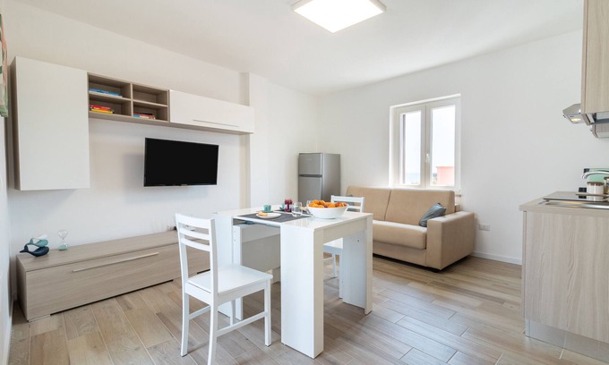 Municipio 1 House | Holiday Home 'Suite N12 - Luxury Apartment' with Sea View, Wi-Fi and Air Conditioning