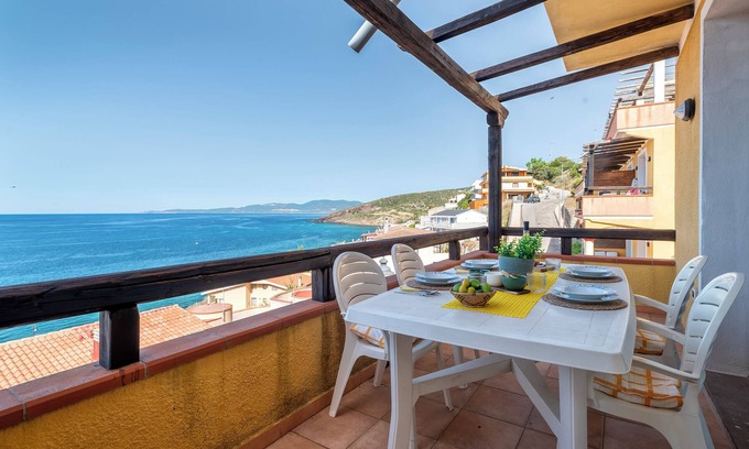 Castelsardo House | Holiday Home 'The Terrace Above The Sea' with Sea View, Private Terrace and Air Conditioning