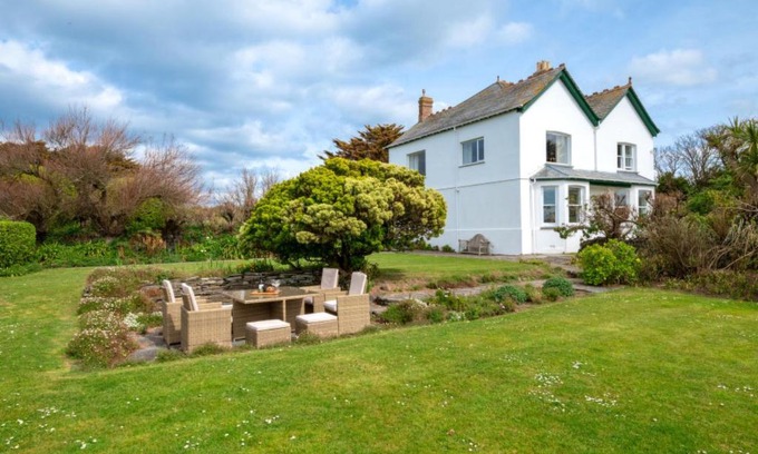 Padstow House | Holiday Home Tremie by Interhome