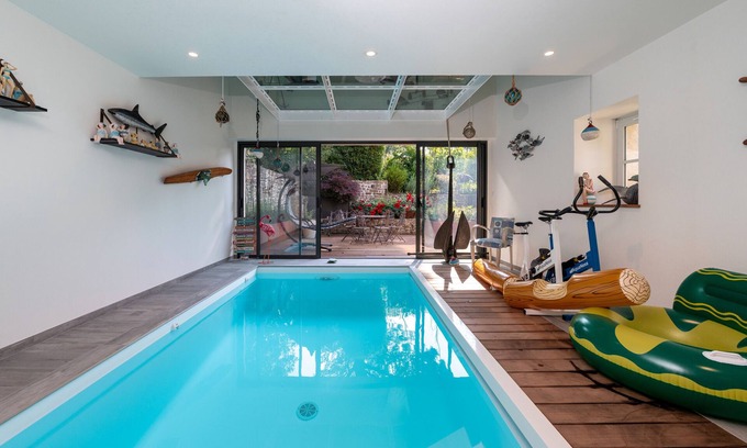 Brech House | Holiday Home 'Ty Al Louarn - Pool - Spa' with Private Terrace, Shared Garden and Wi-Fi