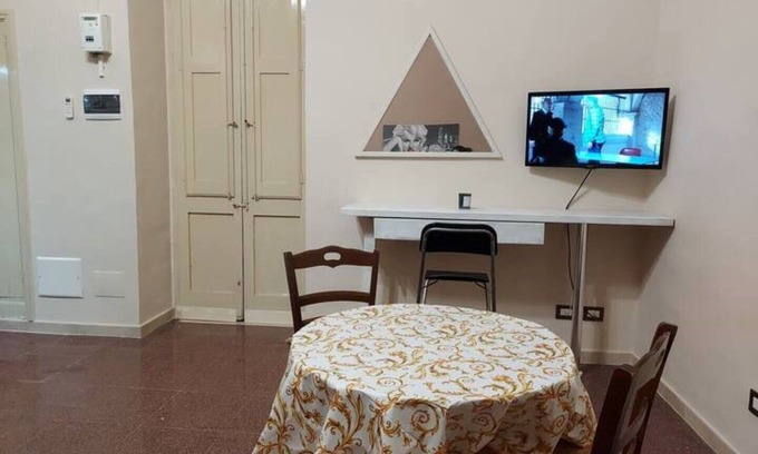 Matino Apartment | Holiday Home Under The Arch STUDIO MARILYN COZY