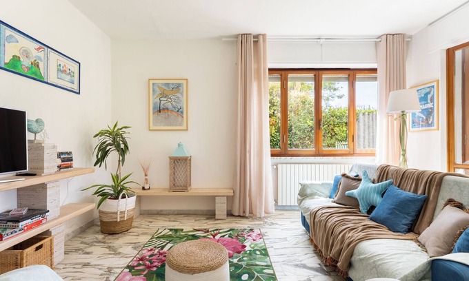 Marina di Pietrasanta House | Holiday Home "Villa Le Maree di Tonfano" with Garden, Terrace & Wi-Fi