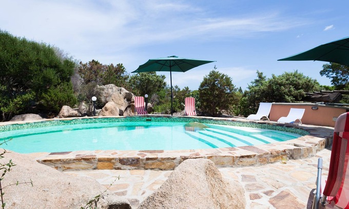 San Teodoro House | Holiday Home 'Villa Vanessa' with Sea View, Wi-Fi and Air Conditioning