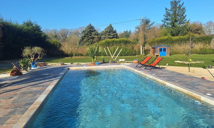 Laille House | Holiday Home 'Villa Pool Jacuzzi and Pétanque' with Pool, near La table du 6