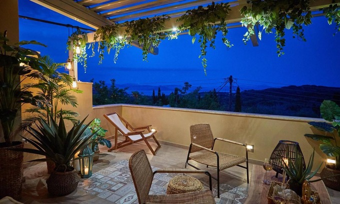Argyrades House | Holiday Home 'Village House Lianelia Luxury' with Sea View, Wi-Fi and Air Conditioning