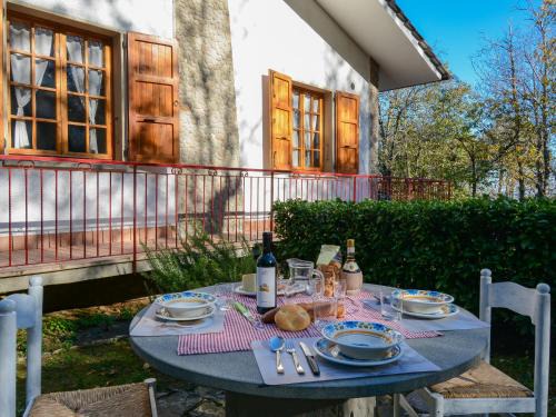 Macchino House | Holiday Home Vittoria by Interhome