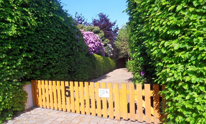 Altenwalde House | Holiday Home 'Von Bargen' with Private Terrace, Shared Garden and Wi-Fi