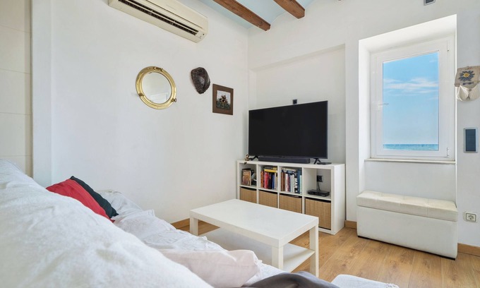 Torredembarra House | Holiday Home "Voramar" with Sea View & Wi-Fi