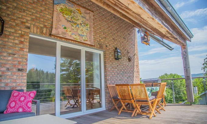 Marcouray House | Holiday home with a terrace in Warisy
