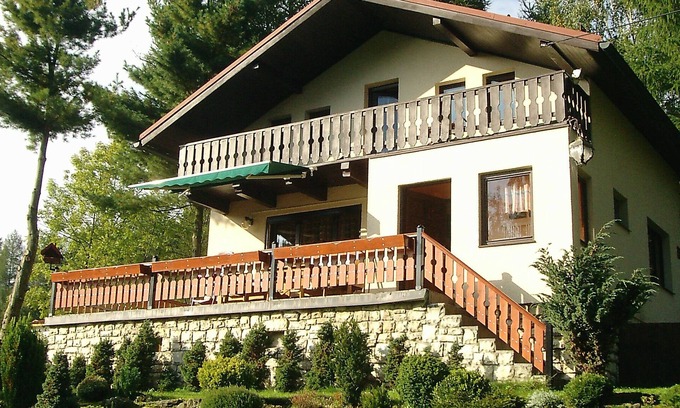 Ostrov u Tise House | Holiday home with fireplace and outdoor swimming pool