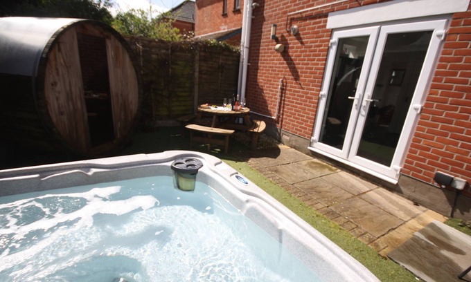 Bournemouth House | Holiday Home With Hot Tub & Sauna