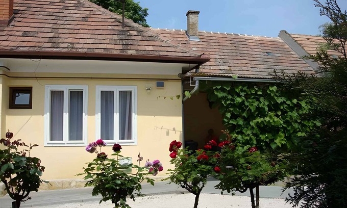 Balatonlelle House | Holiday home with a covered terrace in the center