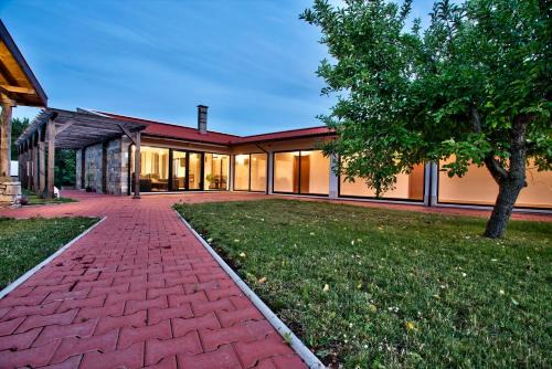 Cherven Bryag House | Holiday Homes Chudna