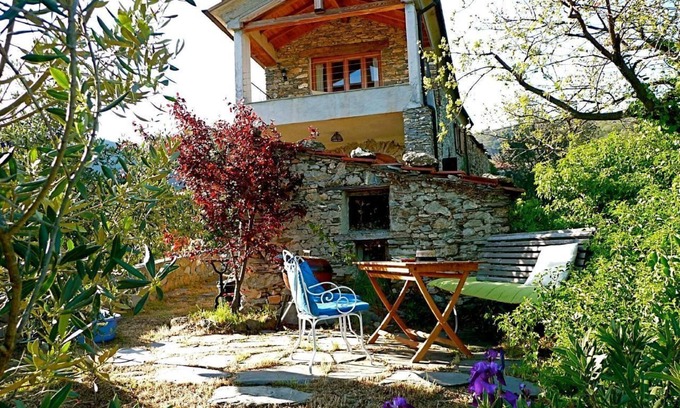 Monta D'aquila House | Holiday house Aquila di Arroscia for 1 - 3 persons with 1 bedroom - Detached holiday house