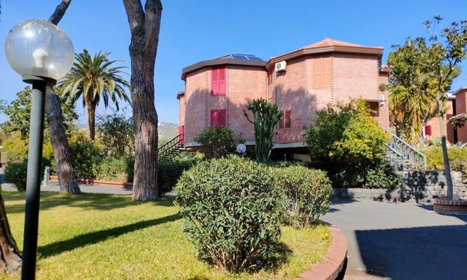 Aci Castello House | Holiday house Aci Castello for 1 - 5 persons with 3 bedrooms - Row house