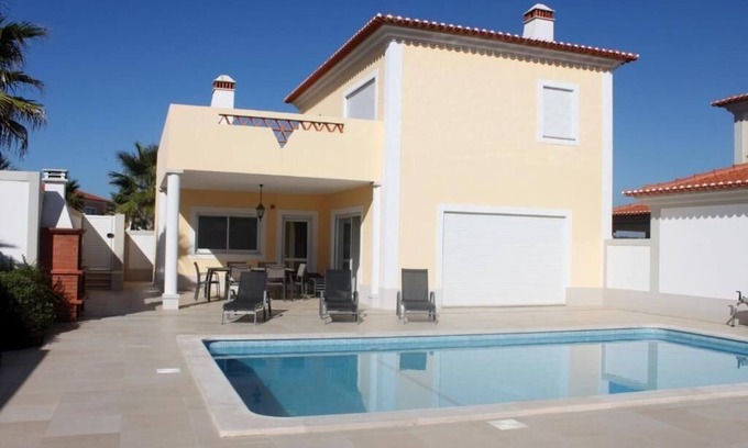 Praia del Rei House | Holiday house Amoreira for 1 - 6 persons with 3 bedrooms - Holiday home
