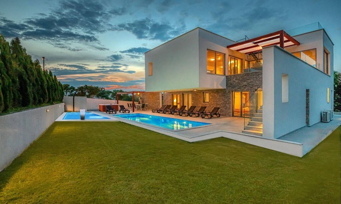 Banjole House | Holiday house Banjole for 1 - 10 persons with 5 bedrooms - Holiday house