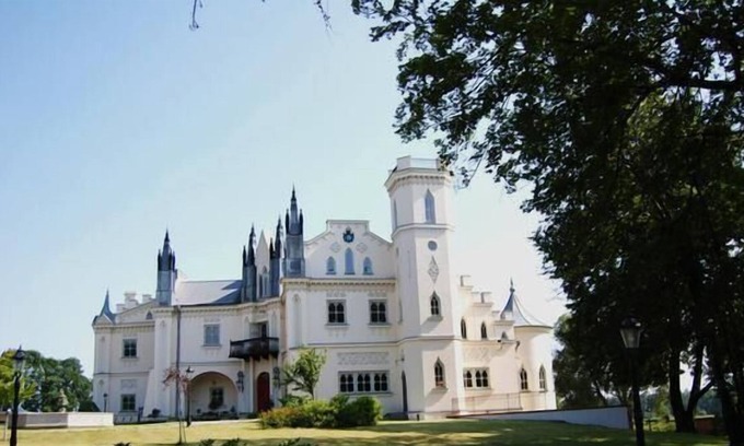 gmina Bielany Other | Holiday house Bielany for 1 - 8 persons - Castle