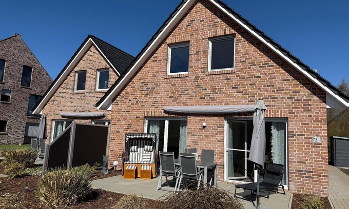 Nordseebad Burhave House | Holiday house Butjadingen for 1 - 4 persons with 2 bedrooms - Twin house
