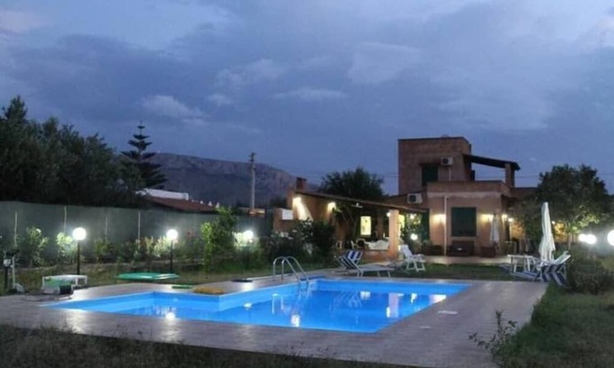 Cinisi House | Holiday house Cinisi for 1 - 8 persons with 3 bedrooms - Holiday house
