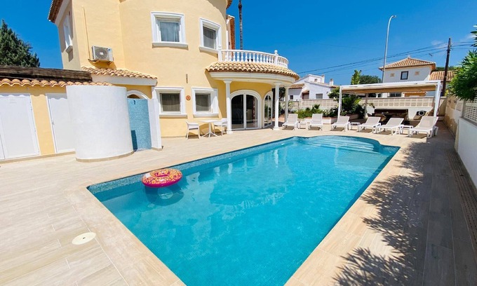 Els Poblets House | Holiday house Els Poblets for 1 - 8 persons with 4 bedrooms - Holiday home