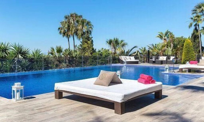 Elviria House | Holiday house Elveria for 1 - 16 persons with 8 bedrooms - Luxury holiday home