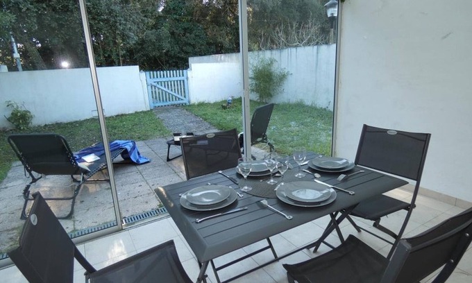 Fromentine House | Holiday house in Fromentine for 4, veranda, pets allowed, garden, parking
