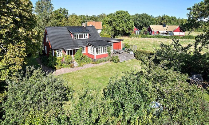 Nyhamnslage House | Holiday house from the 1800s next to the insert