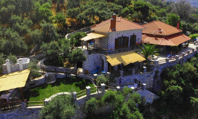 Papa Nero House | Holiday house Agios Ioannis for 1 - 6 persons with 2 bedrooms - Twin house