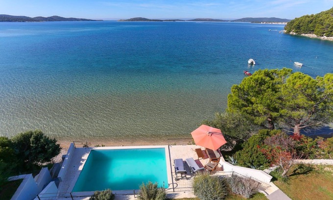 Zaboric House | Holiday house Sibenik-Brodarica for 1 - 8 persons with 4 bedrooms - Row house