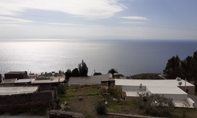 Leni House | Holiday house in Salina
