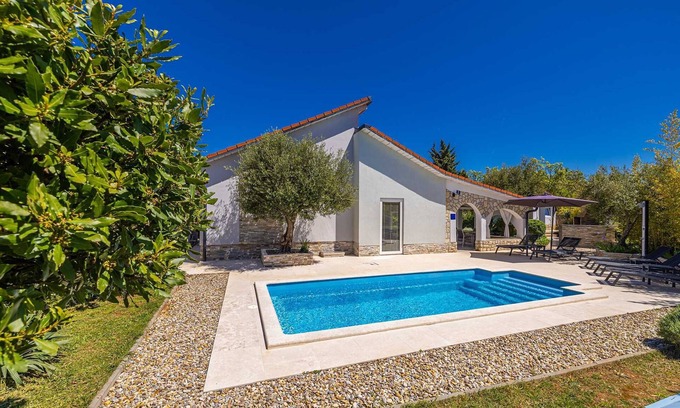 Pinezici House | Holiday house KAI with private pool