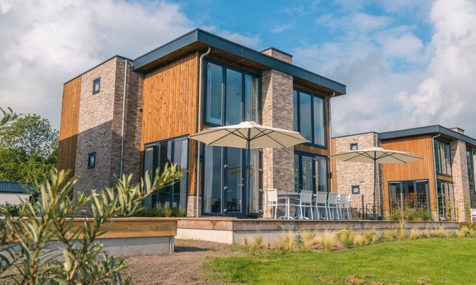 Kerkdriel House | Holiday house Kerkdriel for 1 - 10 persons with 5 bedrooms - Holiday home