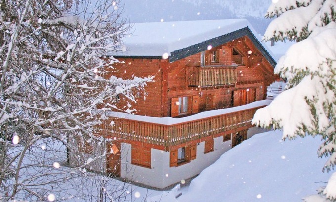 Riddes Ski Chalet | Holiday house La Tzoumaz for 1 - 16 persons with 7 bedrooms - Detached holiday house