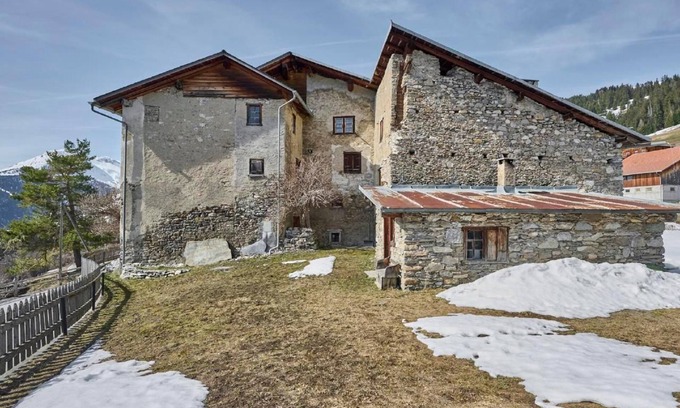 Lohn House | Holiday house Lohn GR for 1 - 4 persons with 2 bedrooms - Historical building