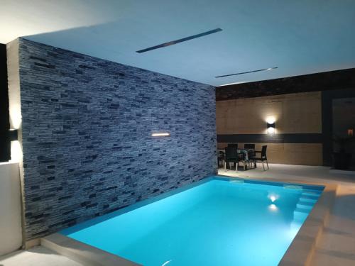 Borak House | Holiday House "M" Omiš - Newly renovated house with swimming pool, 3 rooms, gym, large terrace with amazing view on town and 6 parkplaces