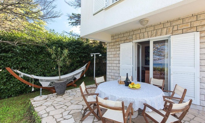 Vantacici House | Holiday house Malinska for 1 - 11 persons with 5 bedrooms - Holiday home